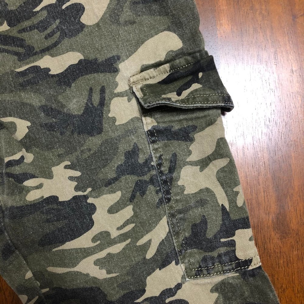 Camo Cargo Joggers - Picture 5 of 8
